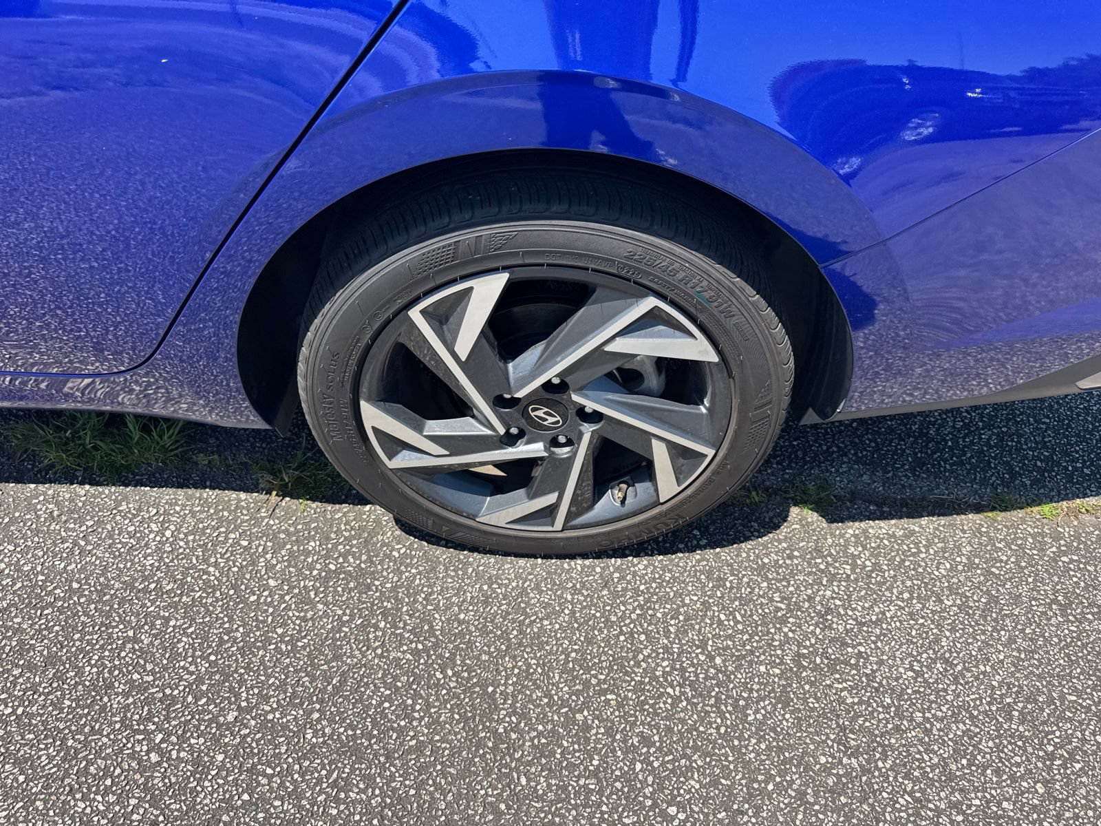 Used 2025 Hyundai Elantra Sport FWD image 19