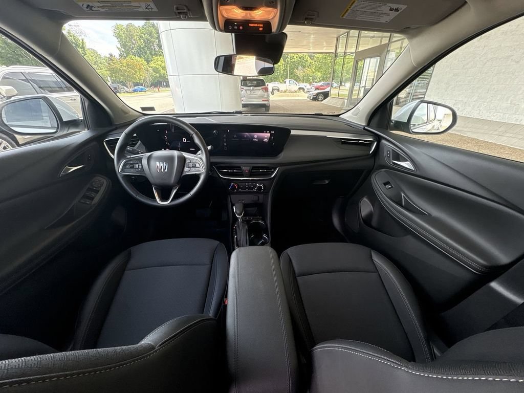 Certified 2025 Buick Encore GX Preferred w/ Comfort Package AWD/4WD image 19