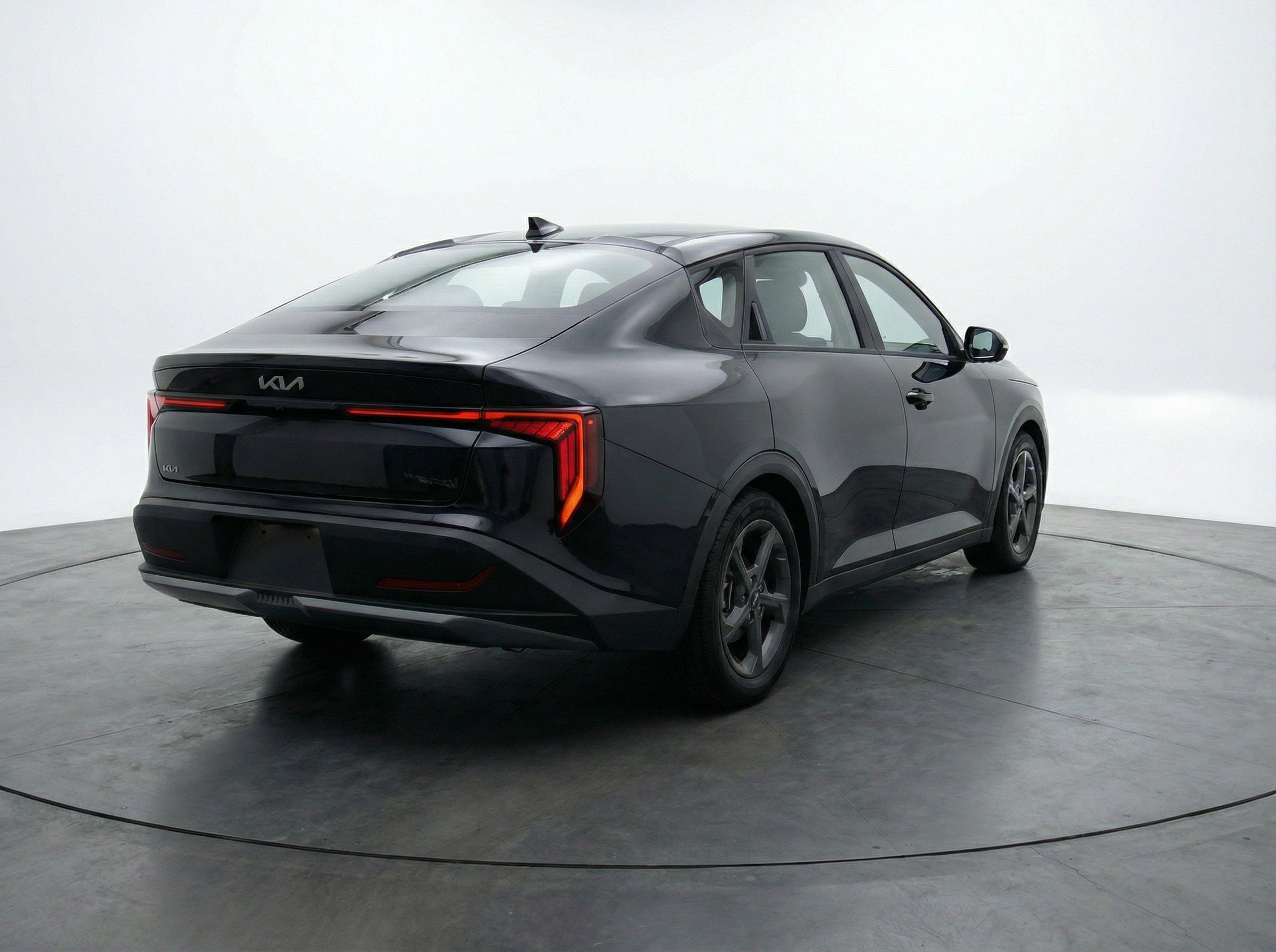 Used 2025 Kia K4 LXS image 9