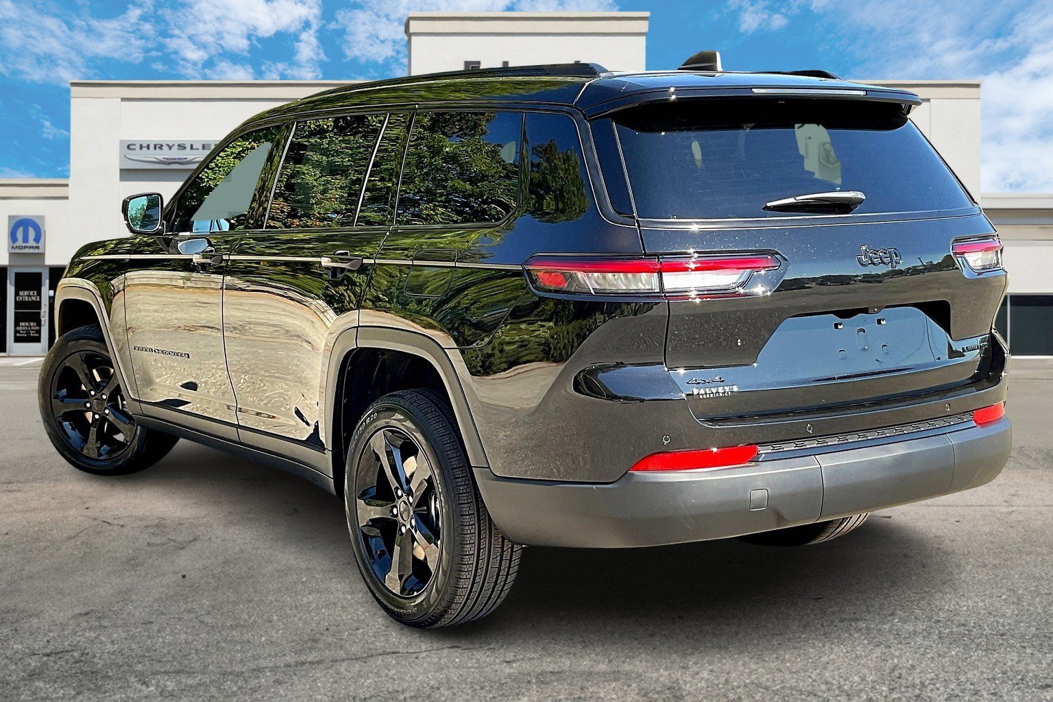 New 2025 Jeep Grand Cherokee L Limited image 3