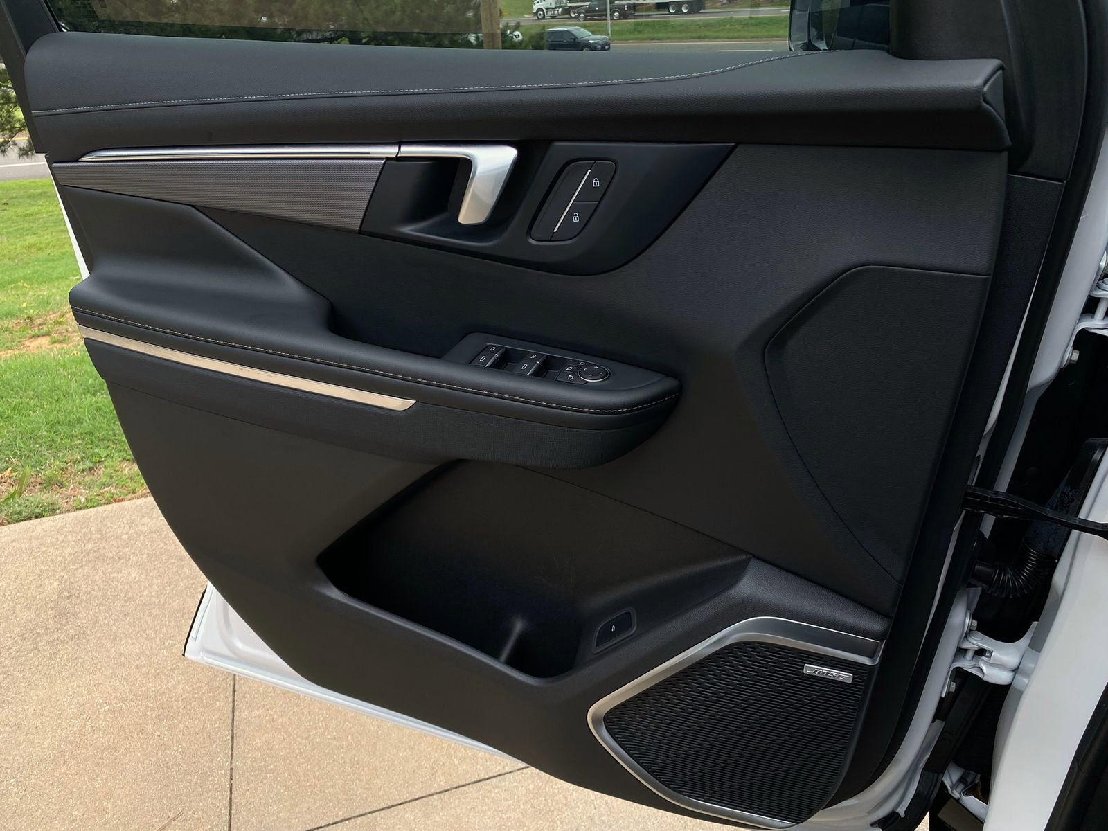 Used 2025 Buick Enclave Sport Touring FWD image 24