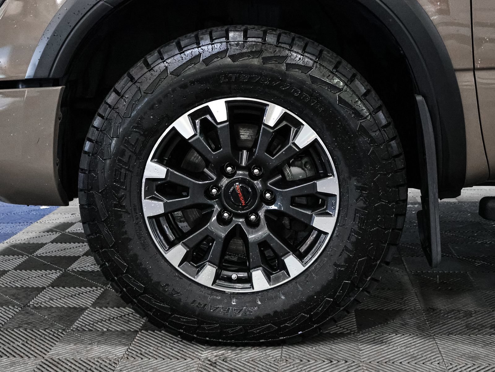 Used 2021 Nissan Titan PRO-4X w/ Pro-4x Convenience Package AWD/4WD image 19