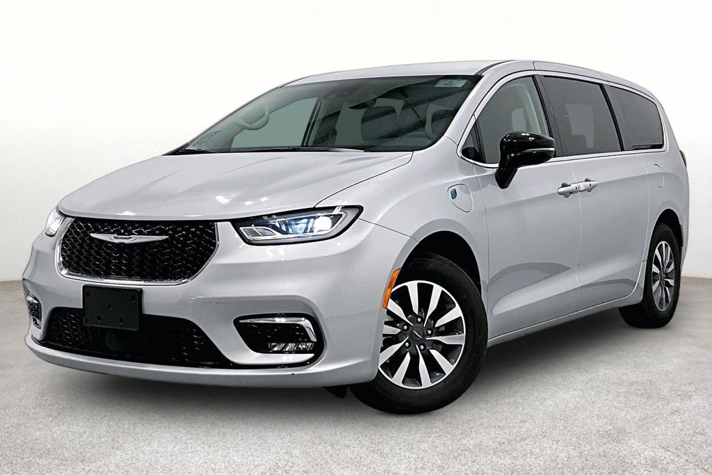 Used 2024 Chrysler Pacifica Limited FWD image 12