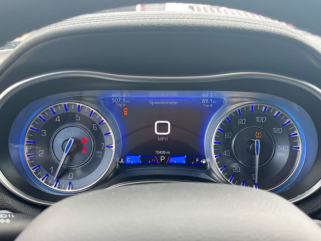 Used 2021 Chrysler 300 Touring w/ Driver Convenience Group image 12