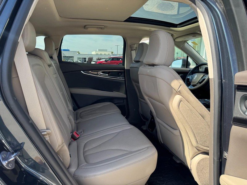 Certified 2023 Lincoln Nautilus Reserve w/ Luxury Package AWD/4WD image 13