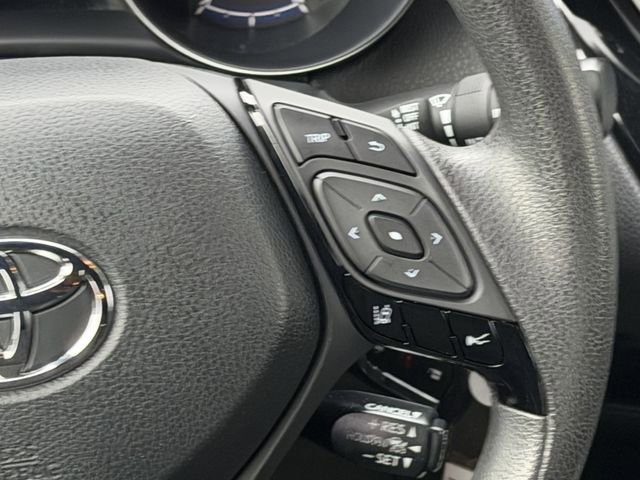 Used 2019 Toyota C-HR LE FWD image 13
