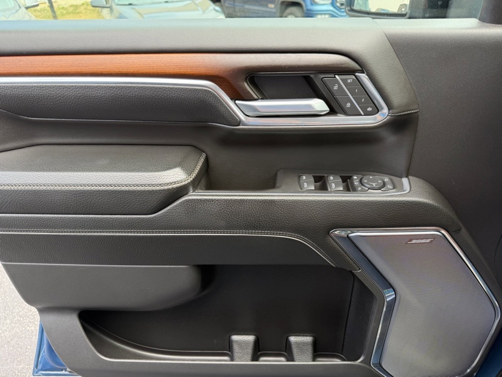 Used 2024 GMC Sierra 2500 Denali w/ Technology Package image 37