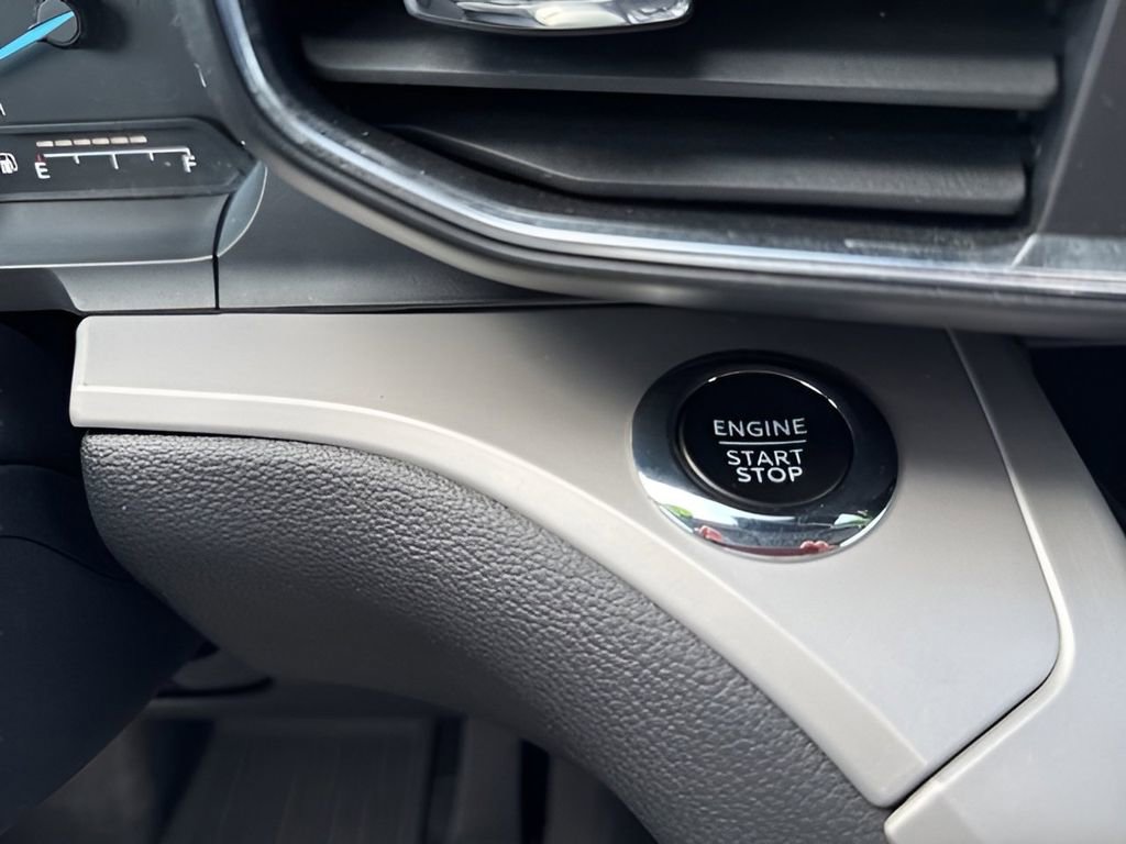 Used 2023 Ford Explorer XLT w/ Equipment Group 202A image 21