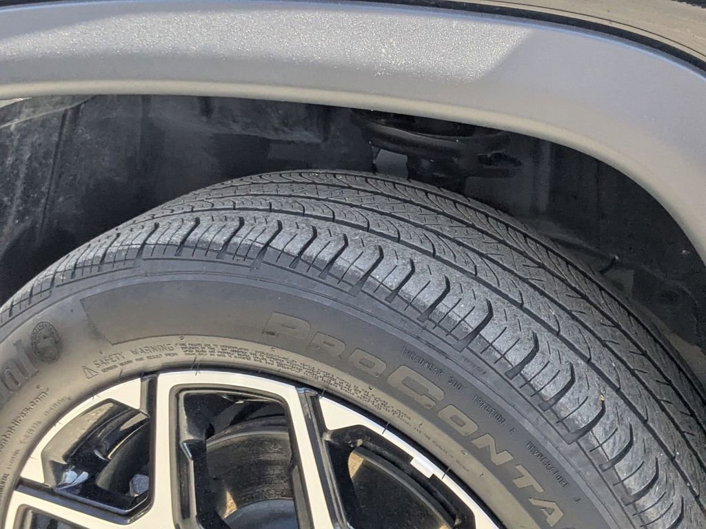 Used 2025 Jeep Compass Limited image 30