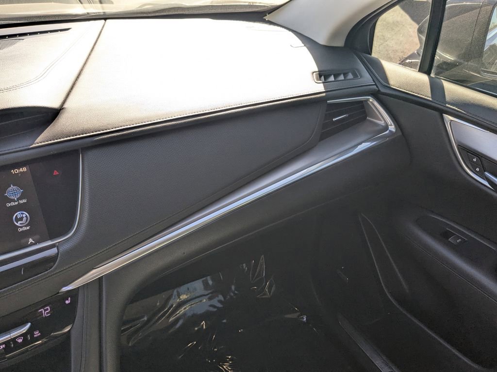 Used 2017 Cadillac XT5 Luxury w/ Advanced Security Package image 4