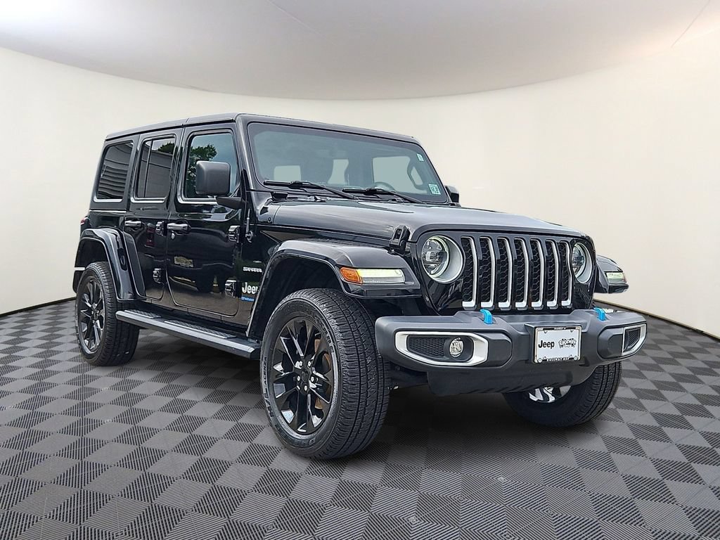 Used 2023 Jeep Wrangler Unlimited Sahara w/ Cold Weather Group AWD/4WD image 1
