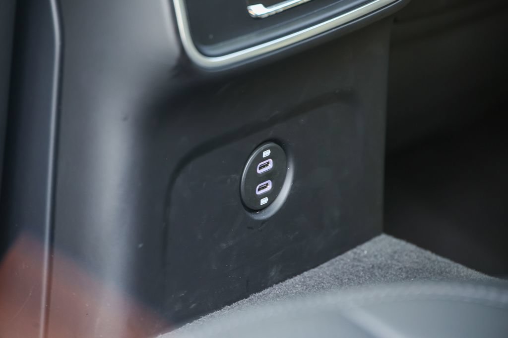 Certified 2026 Porsche Macan AWD/4WD image 36