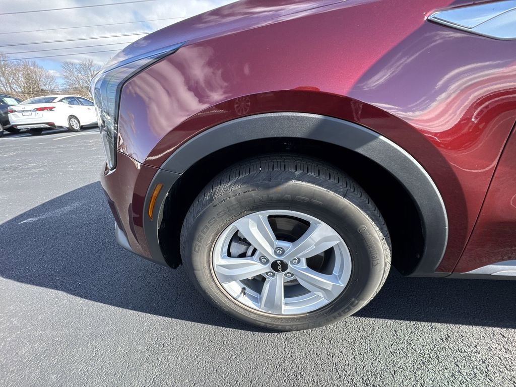 Used 2025 Kia Sorento LX image 10