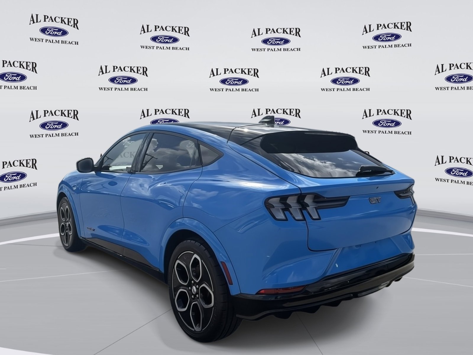 Certified 2022 Ford Mustang Mach-E GT image 3