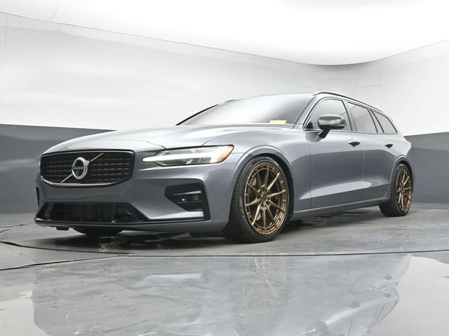 Used 2021 Volvo V60 T6 R-Design w/ Advanced Package FWD image 12
