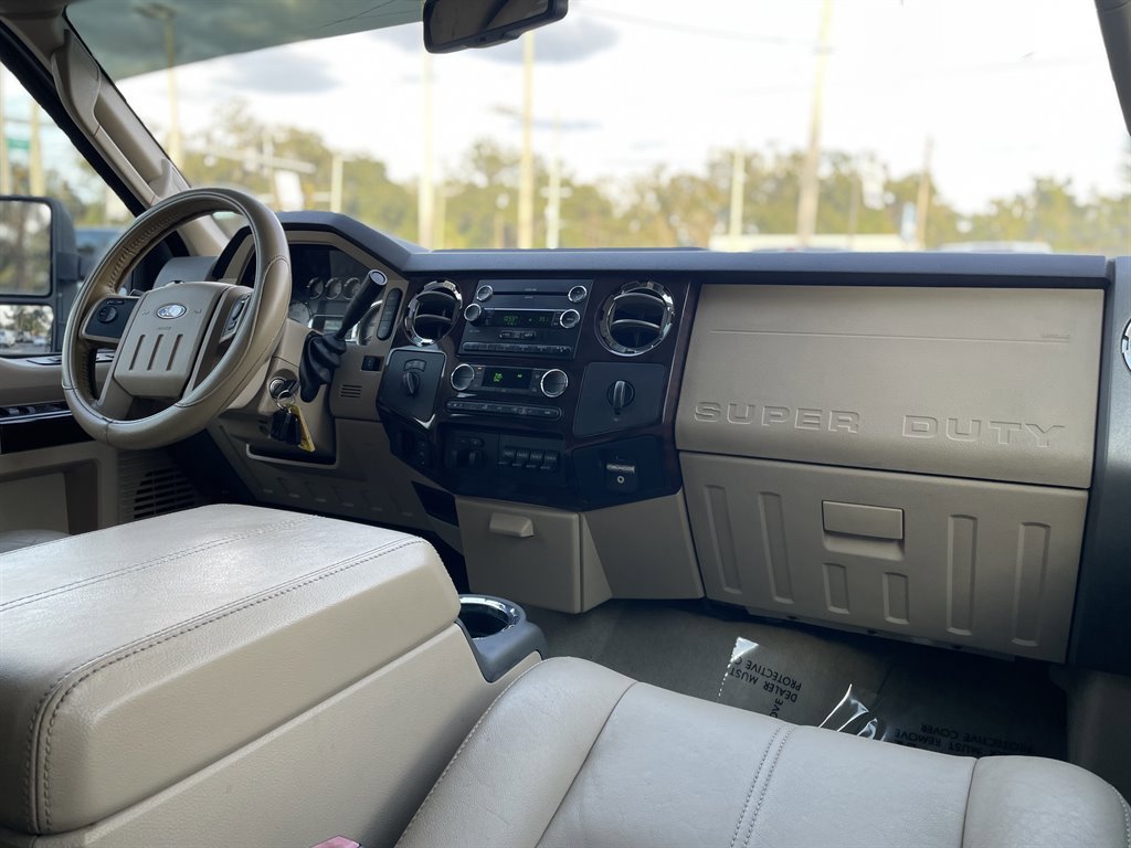 Used 2010 Ford F250 Lariat image 14