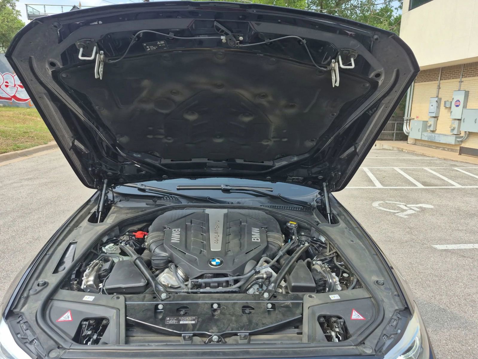 Used 2015 BMW 550i Sedan image 14