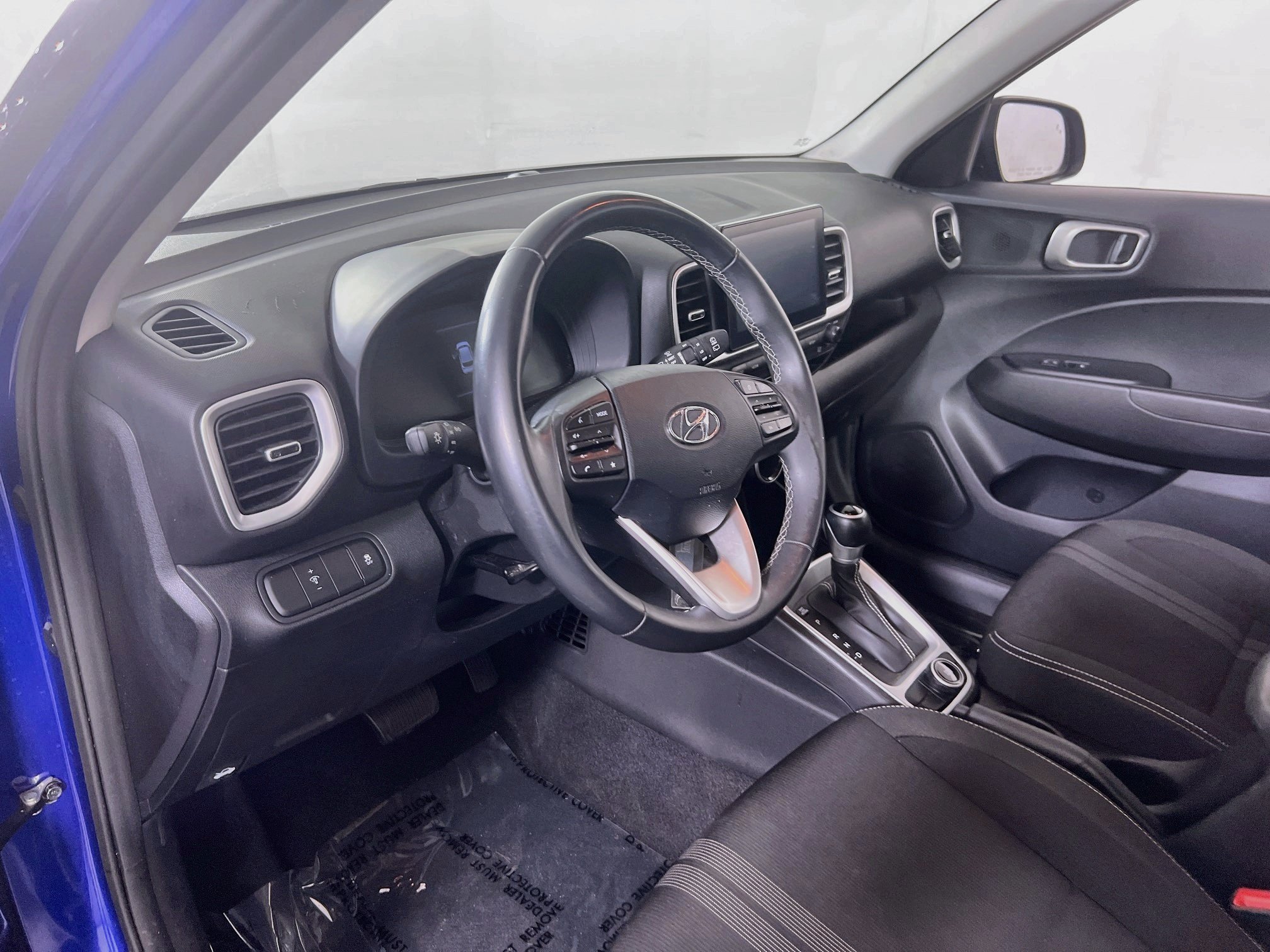 Used 2023 Hyundai Venue SEL FWD image 9