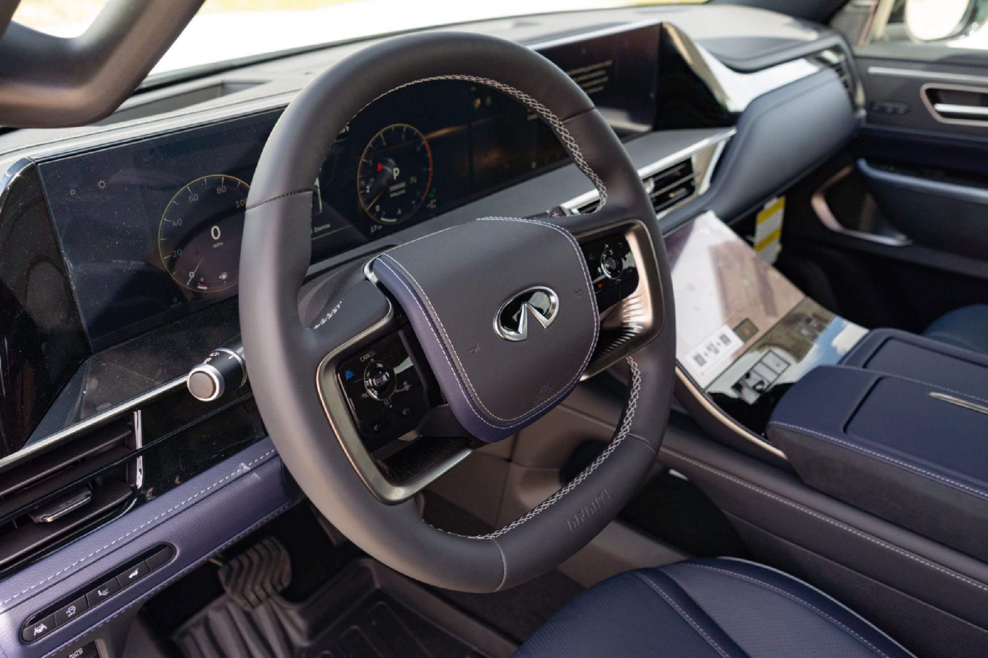 New 2026 INFINITI QX80 4WD w/ Sport Exterior Package image 7