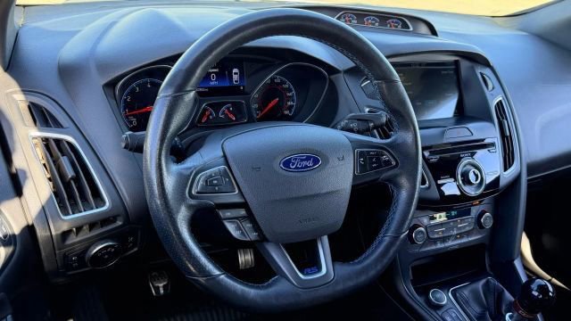 Used 2017 Ford Focus RS image 27