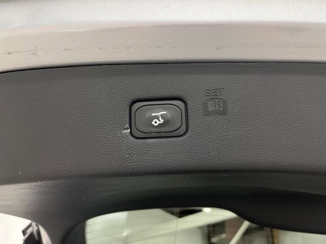 Used 2023 Ford Edge SEL w/ Convenience Package image 16