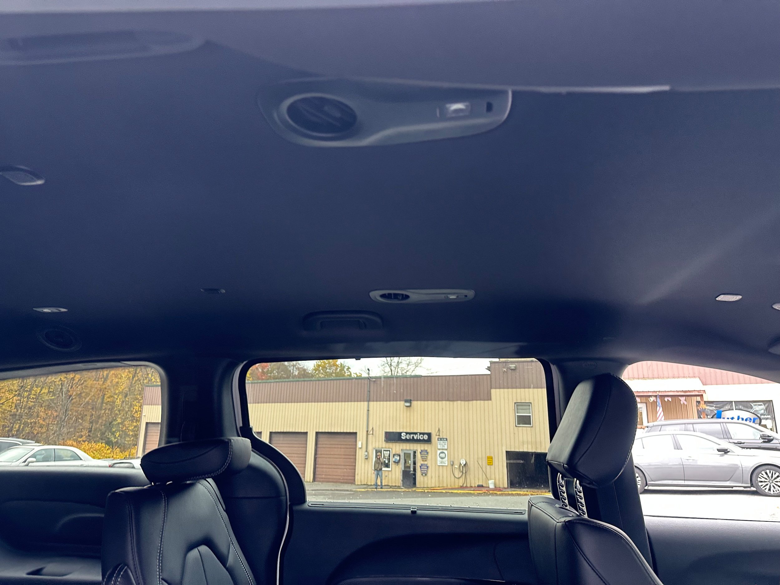 New 2026 Chrysler Pacifica Select AWD/4WD image 16