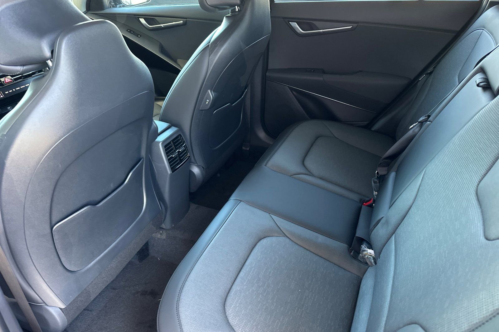 New 2026 Kia Niro FWD image 12
