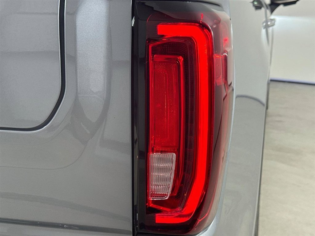 Used 2025 GMC Sierra 1500 SLT RWD image 33