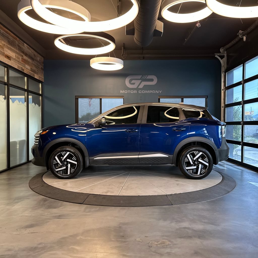 Used 2025 Nissan Kicks SV FWD image 6
