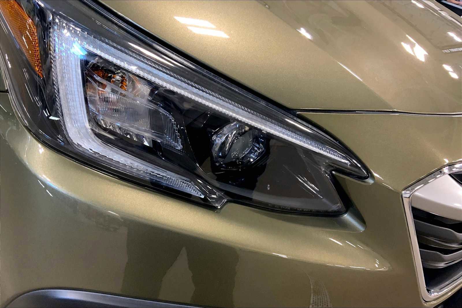 Used 2021 Subaru Outback Premium image 26