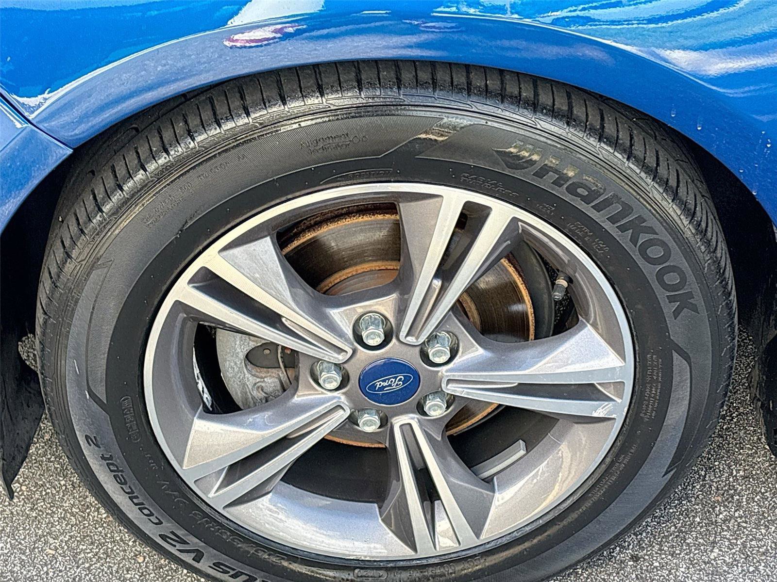 Used 2018 Ford Focus SE w/ SE Appearance Package image 31