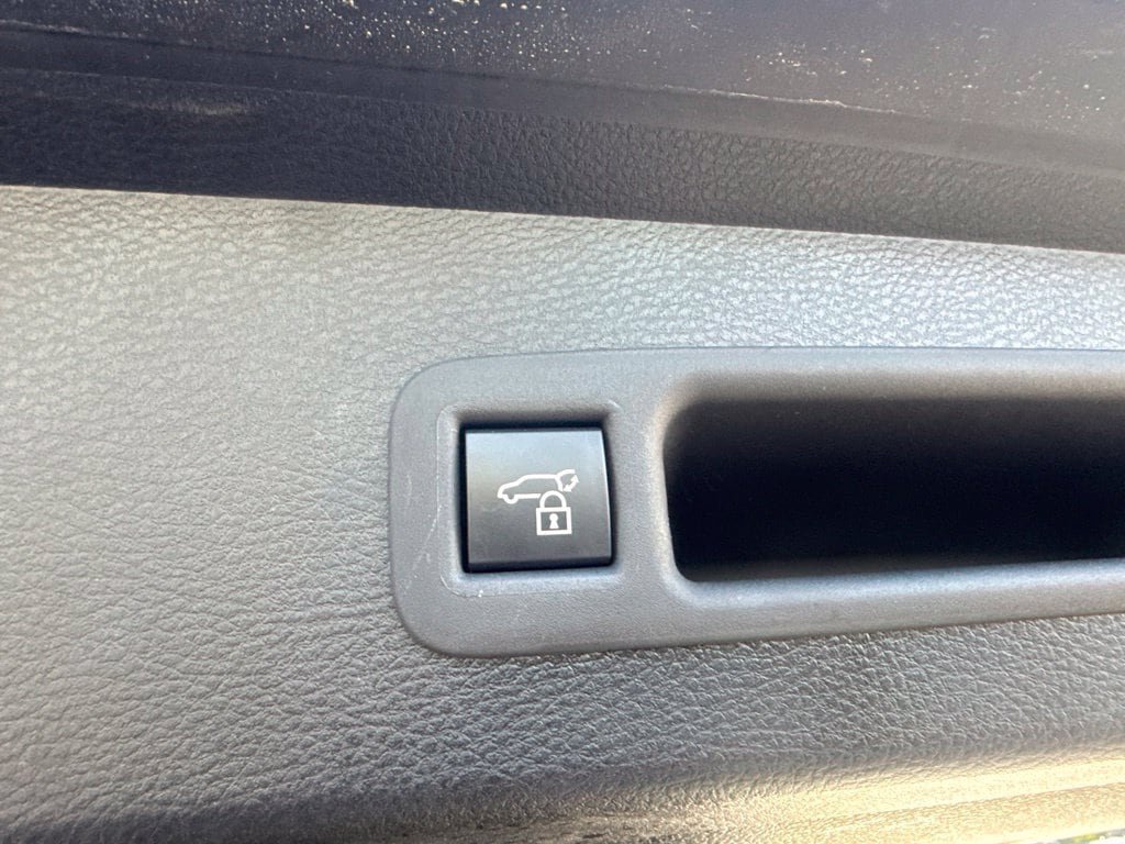 Certified 2026 Toyota Sienna XLE FWD image 17
