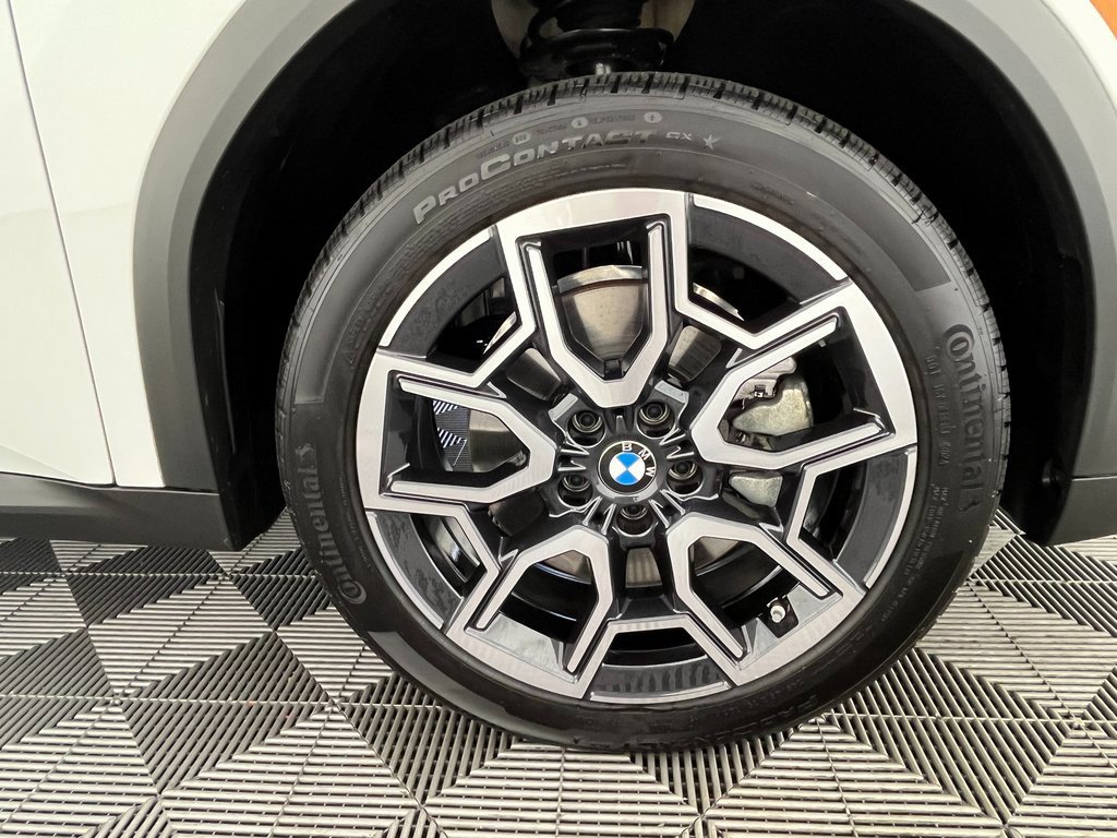 Used 2025 BMW X2 xDrive28i w/ Technology Package image 16