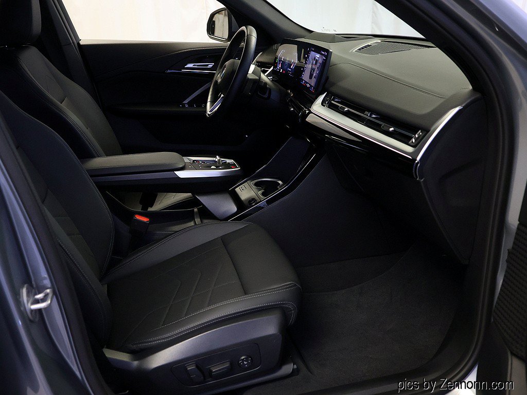 Certified 2026 BMW X2 xDrive28i AWD/4WD image 36