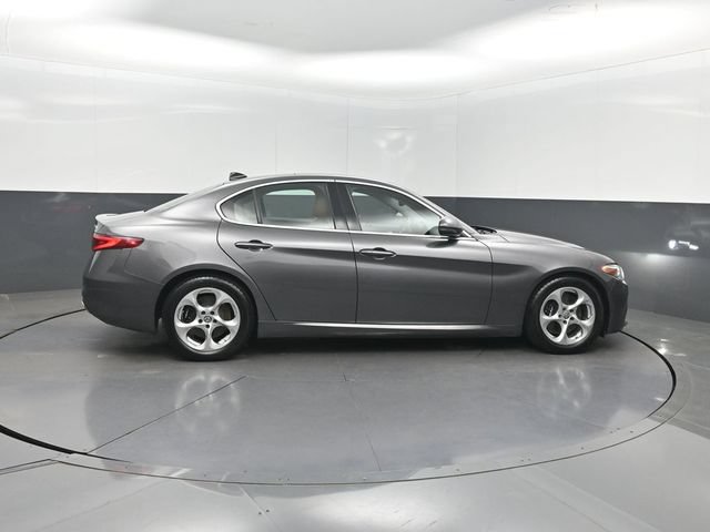 Used 2019 Alfa Romeo Giulia RWD image 35