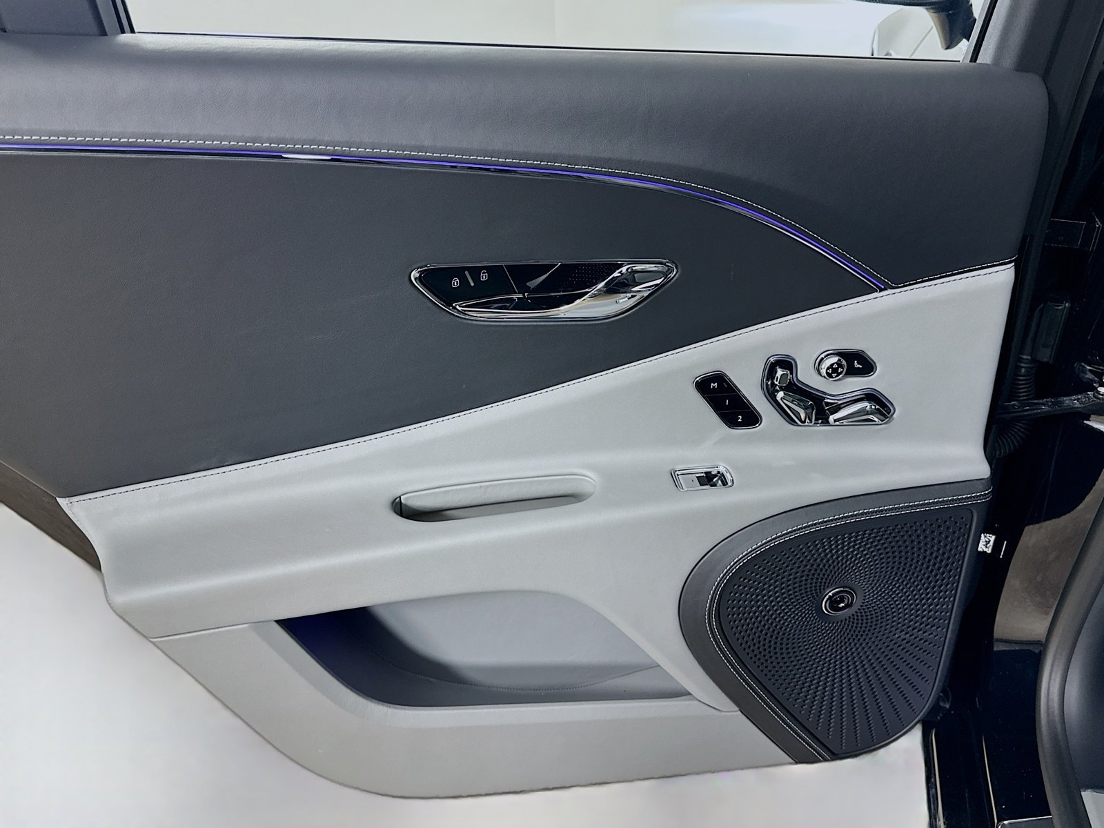 New 2026 Bentley Flying Spur V8 AWD/4WD image 38