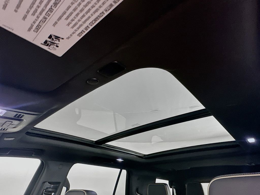 Used 2024 Chevrolet Tahoe Premier image 21