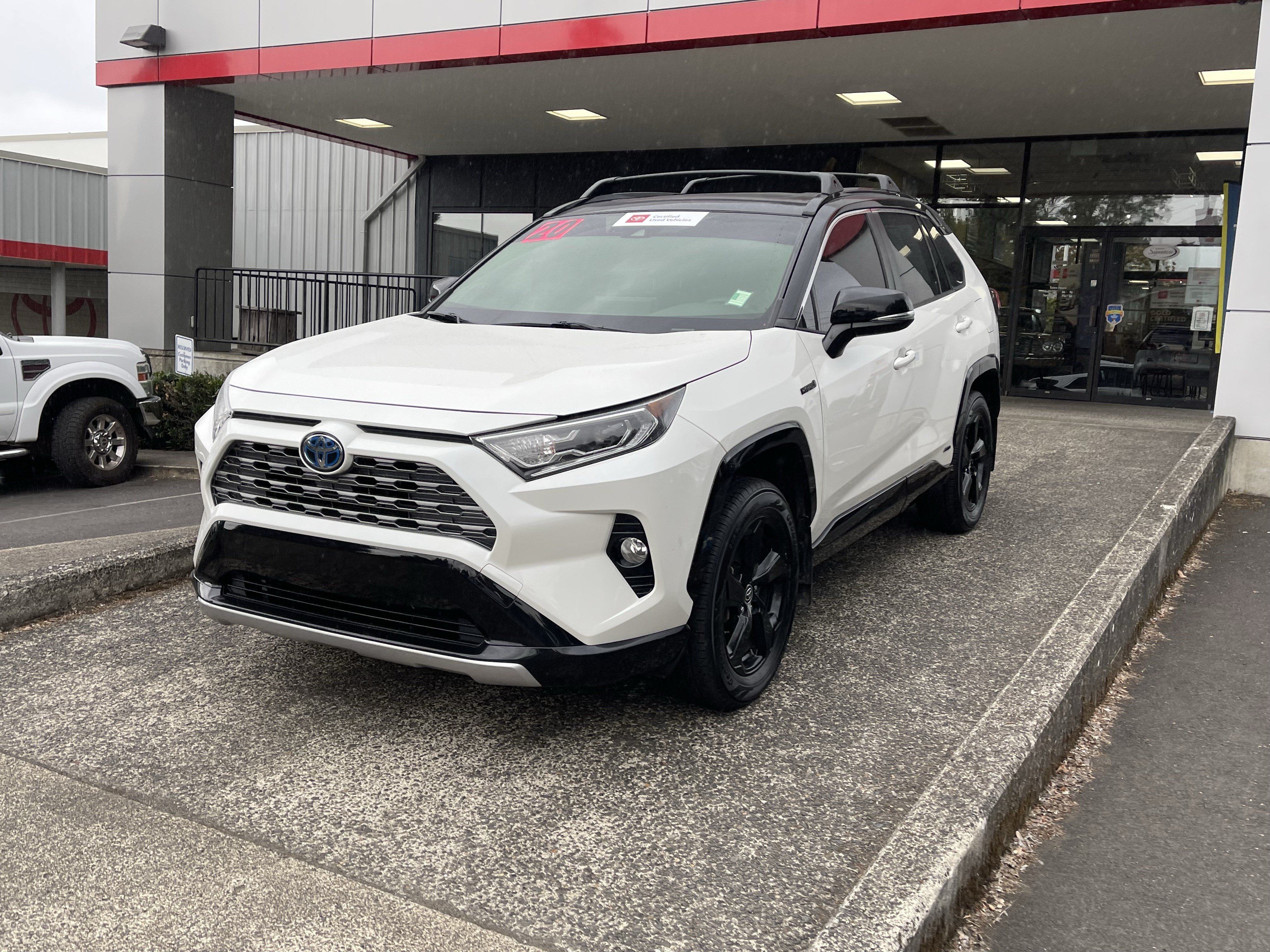 Certified 2020 Toyota RAV4 XSE w/ XSE Grade Weather Package AWD/4WD image 3