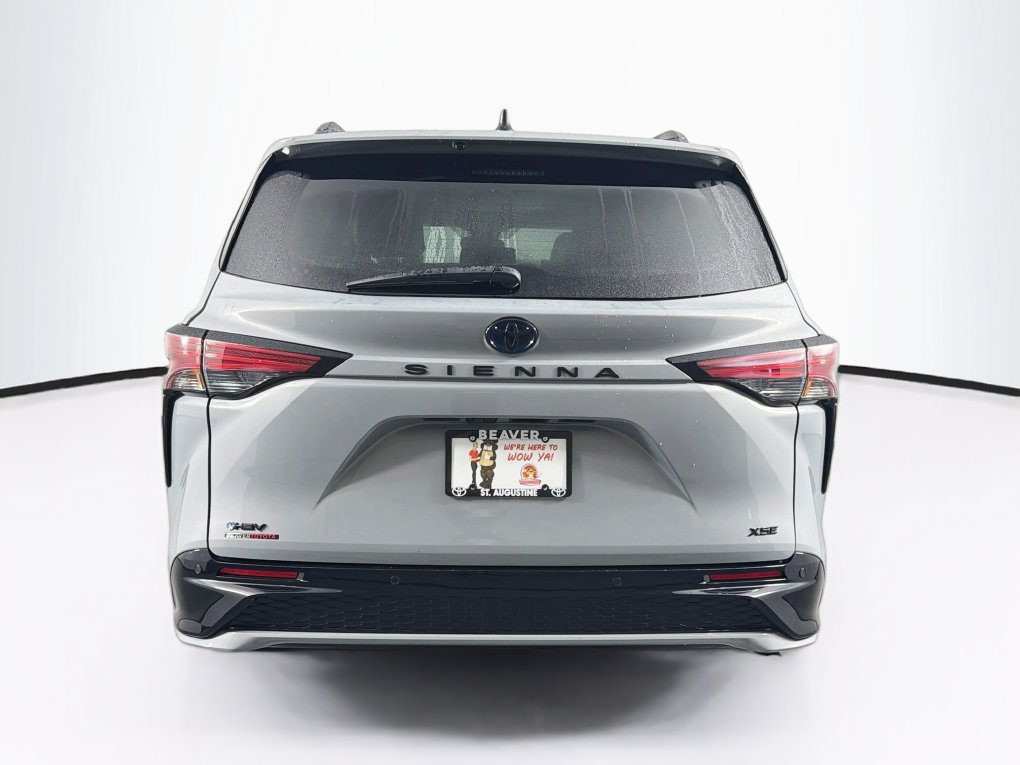 Used 2025 Toyota Sienna XSE w/ XSE Plus Package FWD image 8