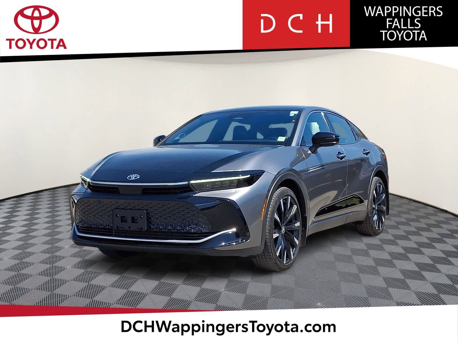 Used 2023 Toyota Crown Platinum AWD/4WD image 1