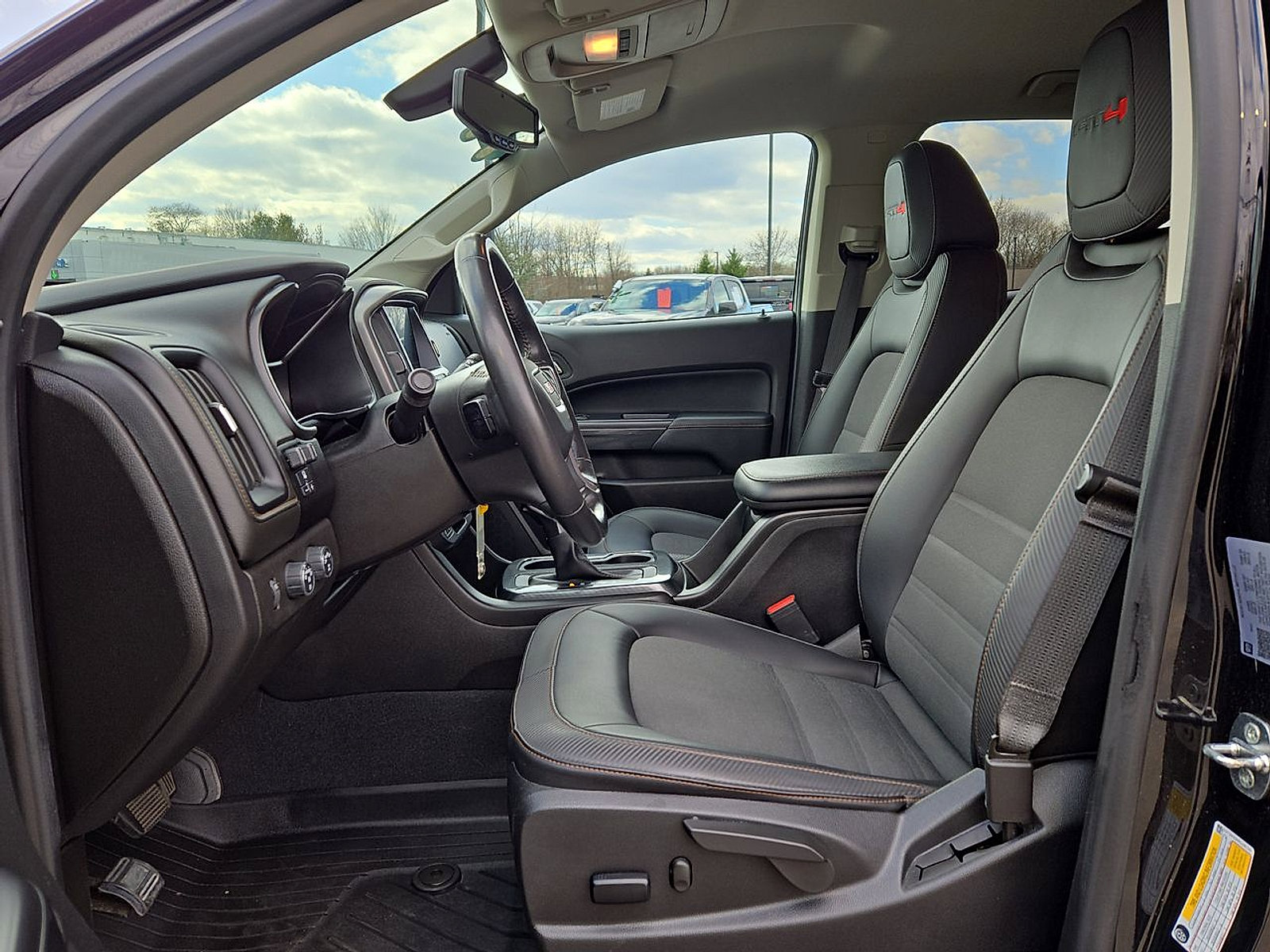 Certified 2022 GMC Canyon AT4 w/ Trailering Package image 11