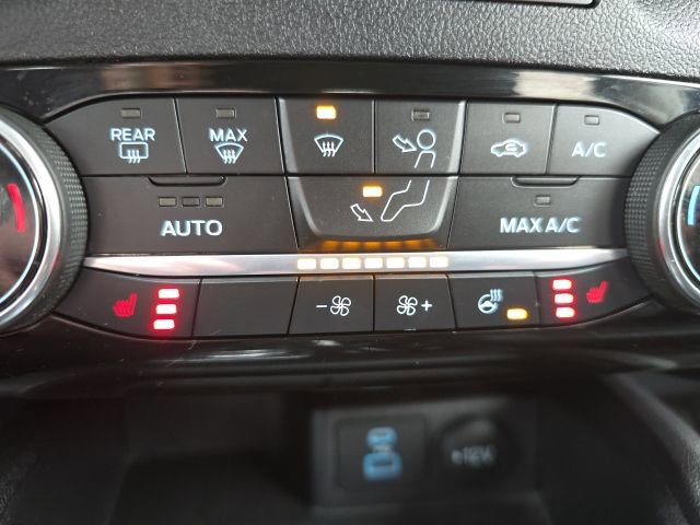 Certified 2022 Ford Escape Titanium image 19