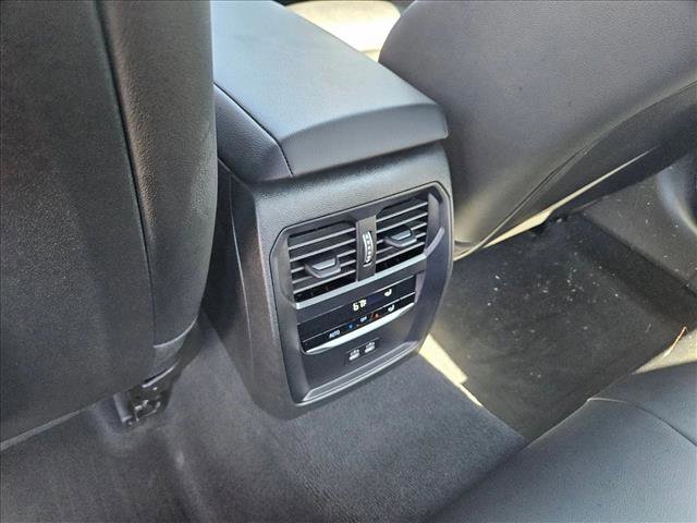 Used 2025 BMW 330i Sedan w/ Convenience Package image 18