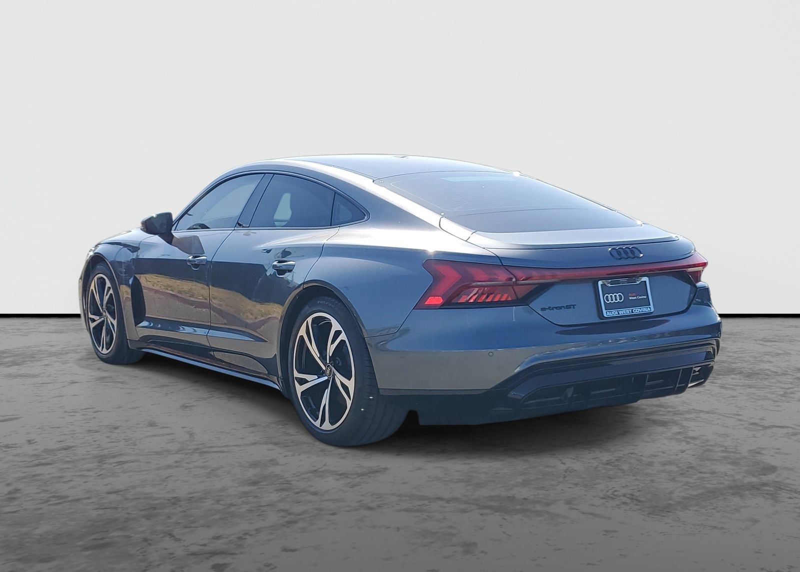 Used 2023 Audi e-tron GT Premium Plus w/ Performance Package AWD/4WD image 3