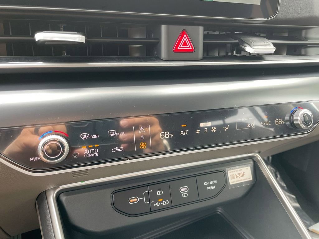 Used 2026 Kia Carnival image 45