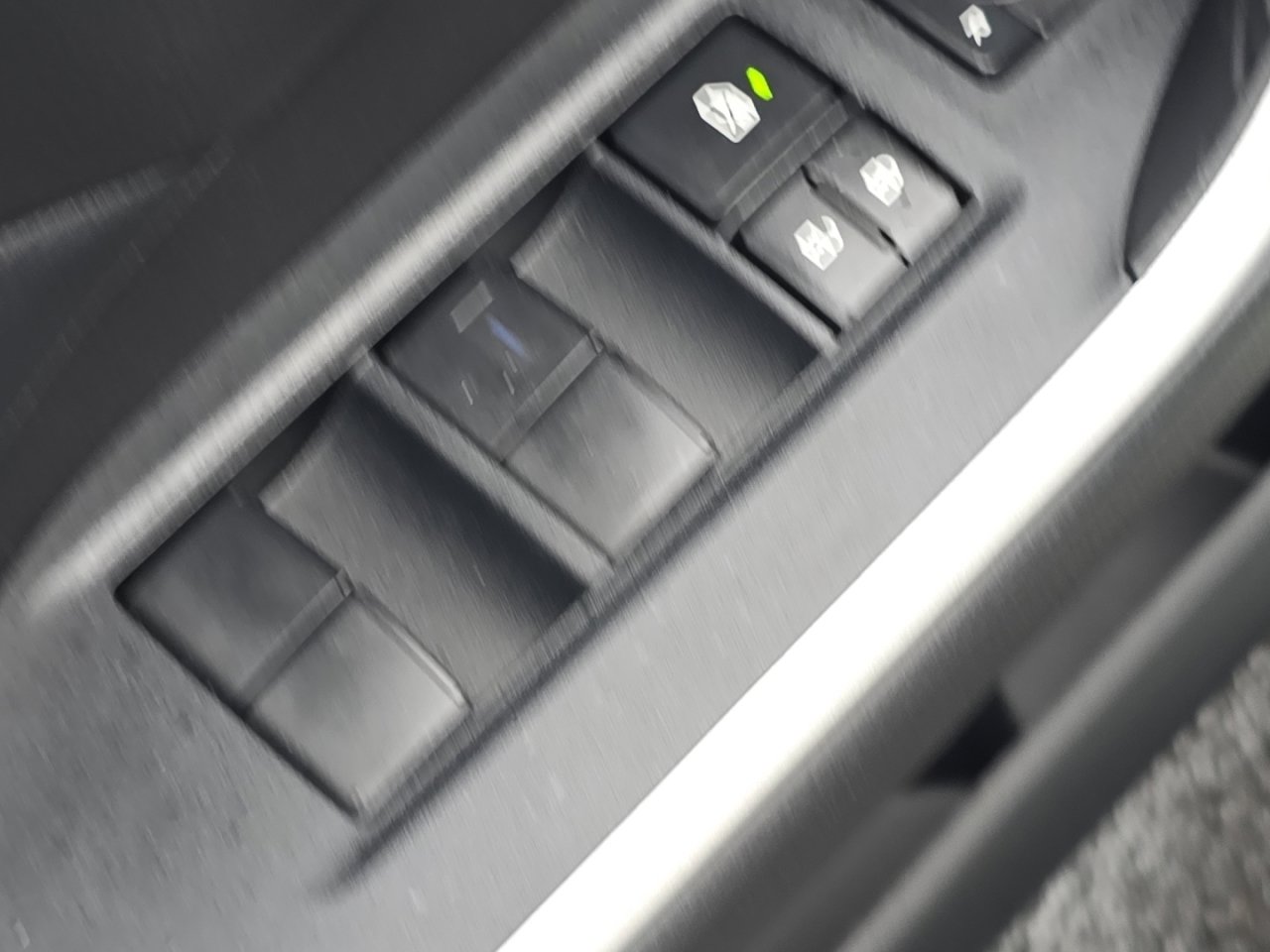 Used 2020 Toyota RAV4 LE image 25