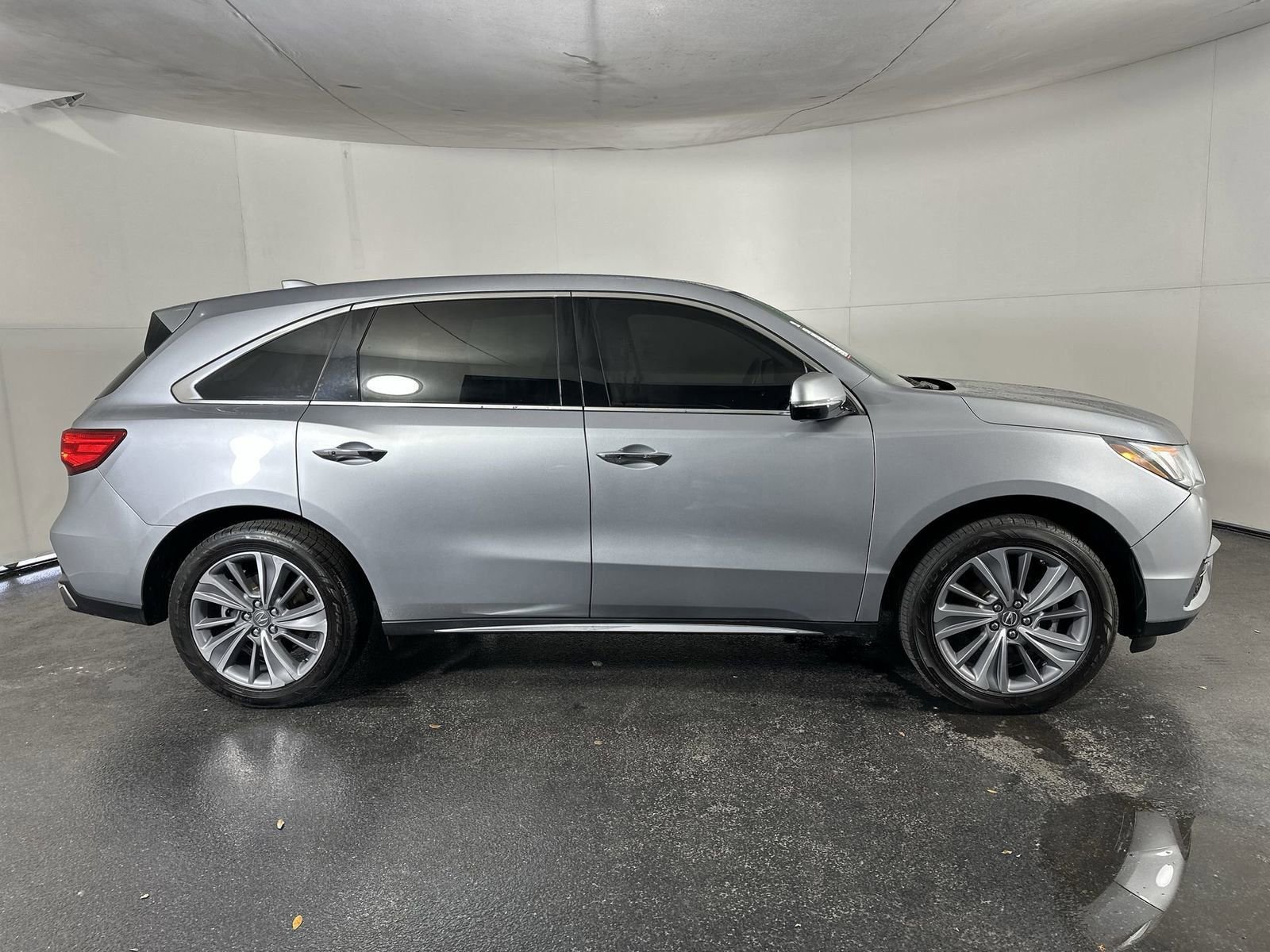 Used 2018 Acura MDX FWD w/ Technology Package image 9