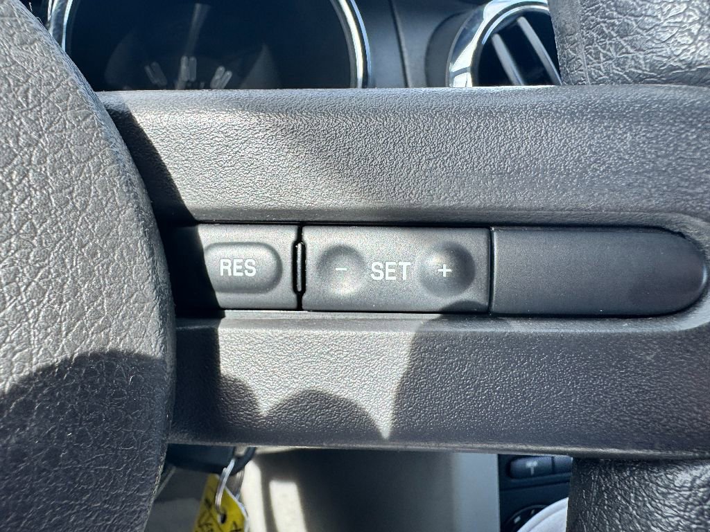 Used 2005 Ford Mustang Convertible image 31