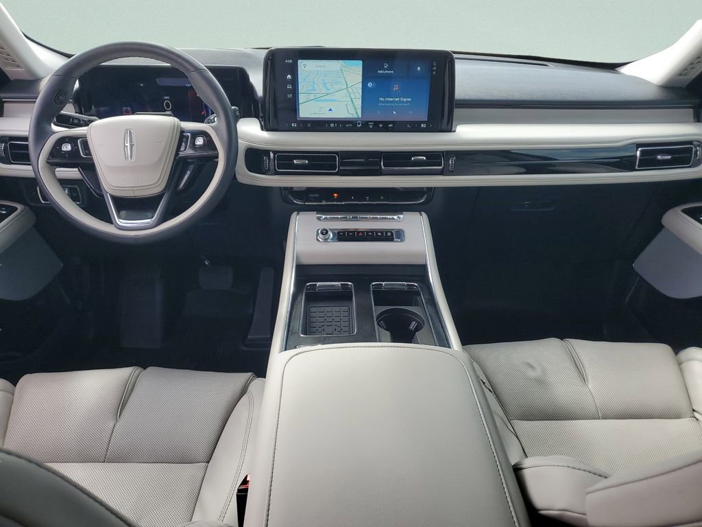 Used 2025 Lincoln Aviator Reserve w/ Luxury Package image 11