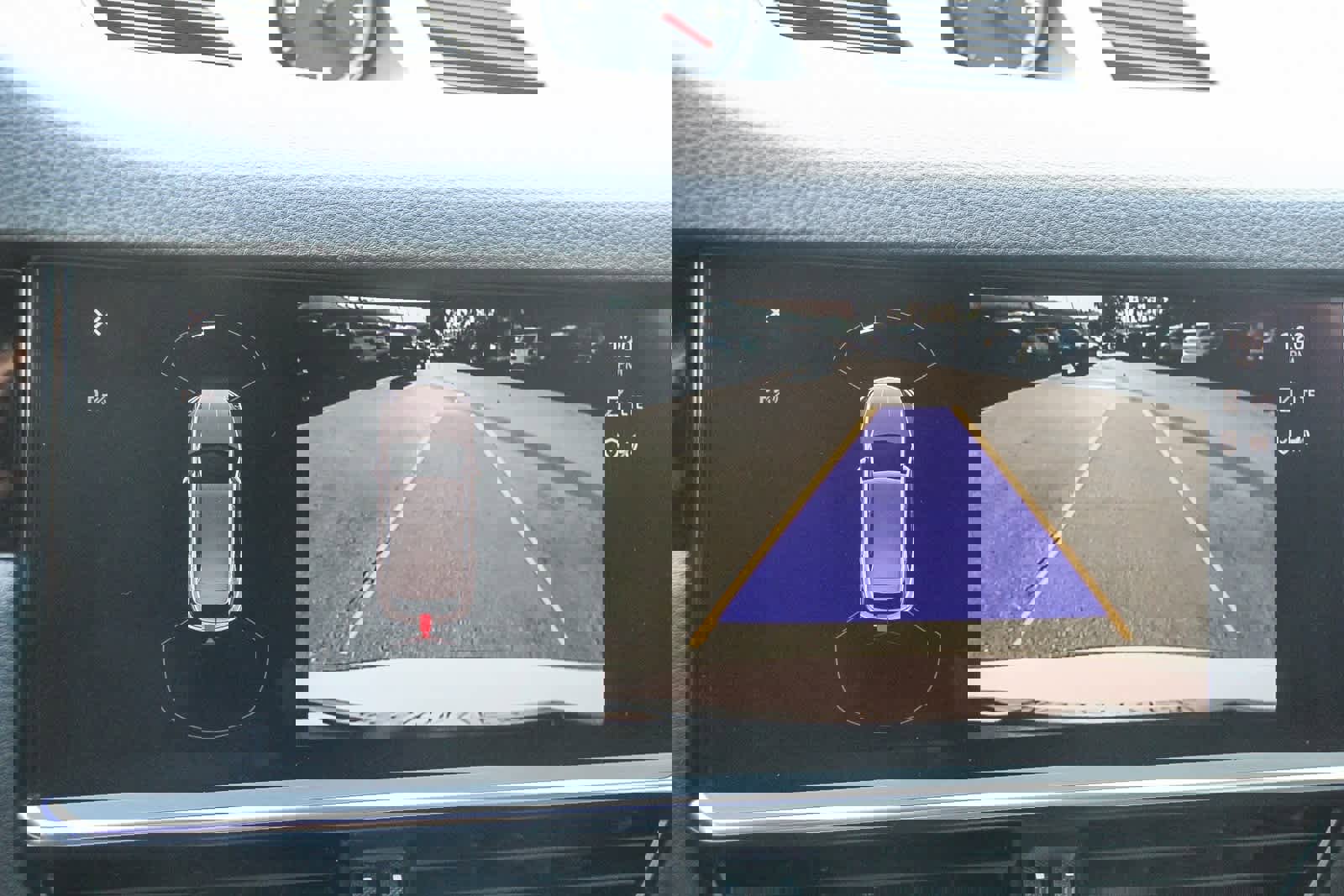 Used 2023 Porsche Cayenne Platinum Edition image 24